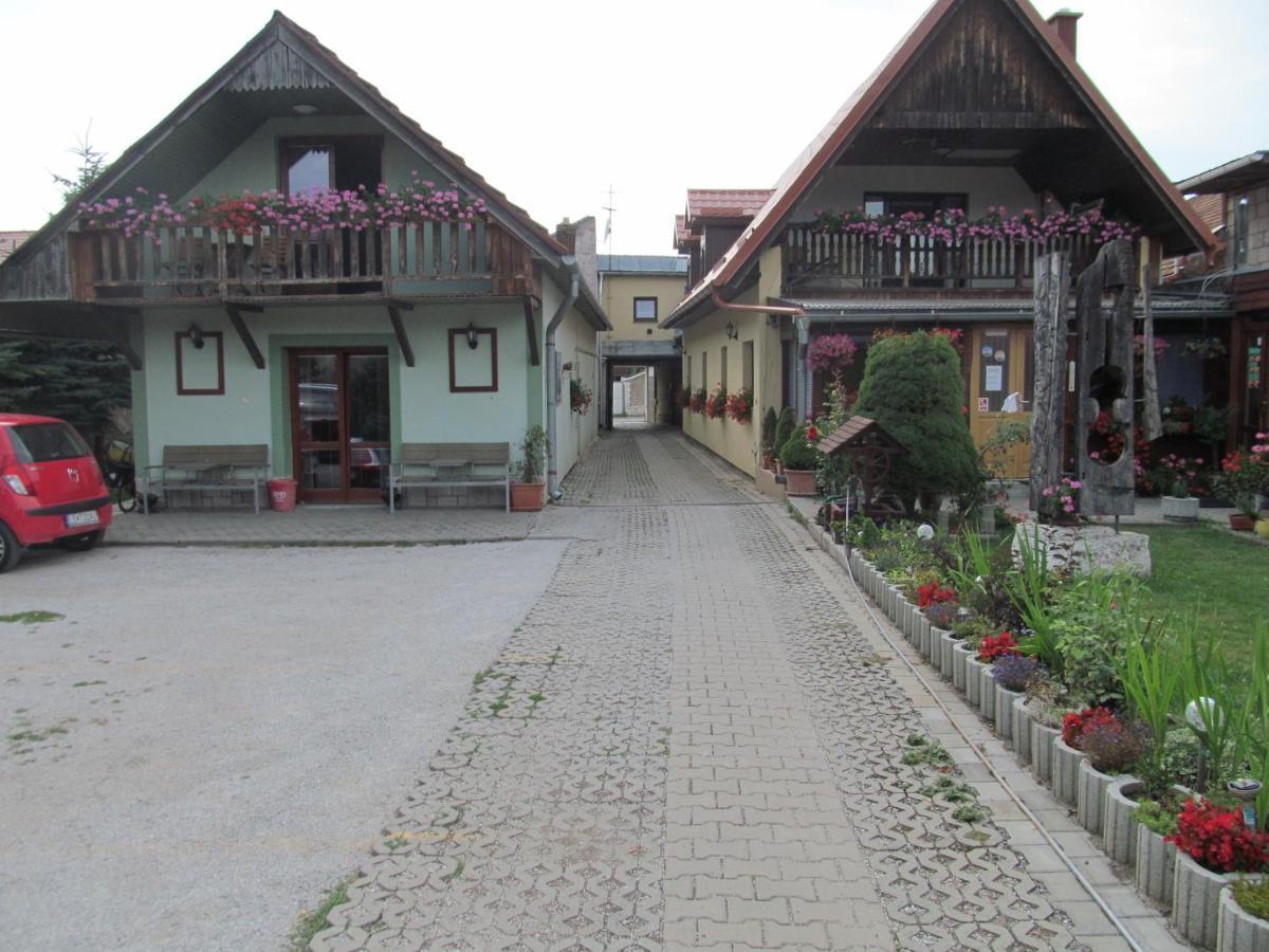 A+S Penzion Podzamok Spisske Podhradie Exterior photo